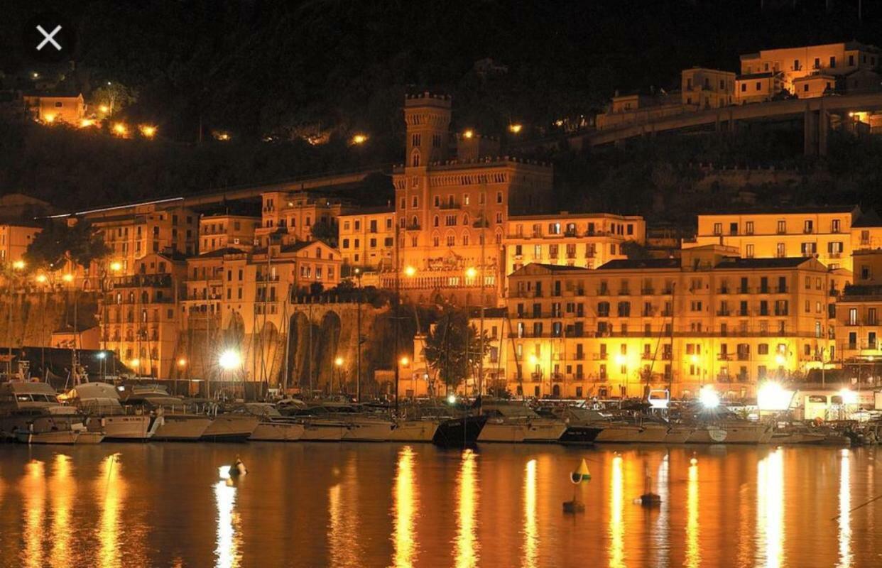 Dimora Dei Mercanti Салерно Екстериор снимка